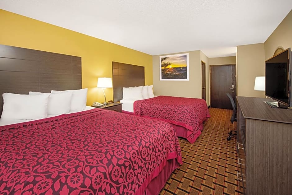 Days Inn by Wyndham Carthage