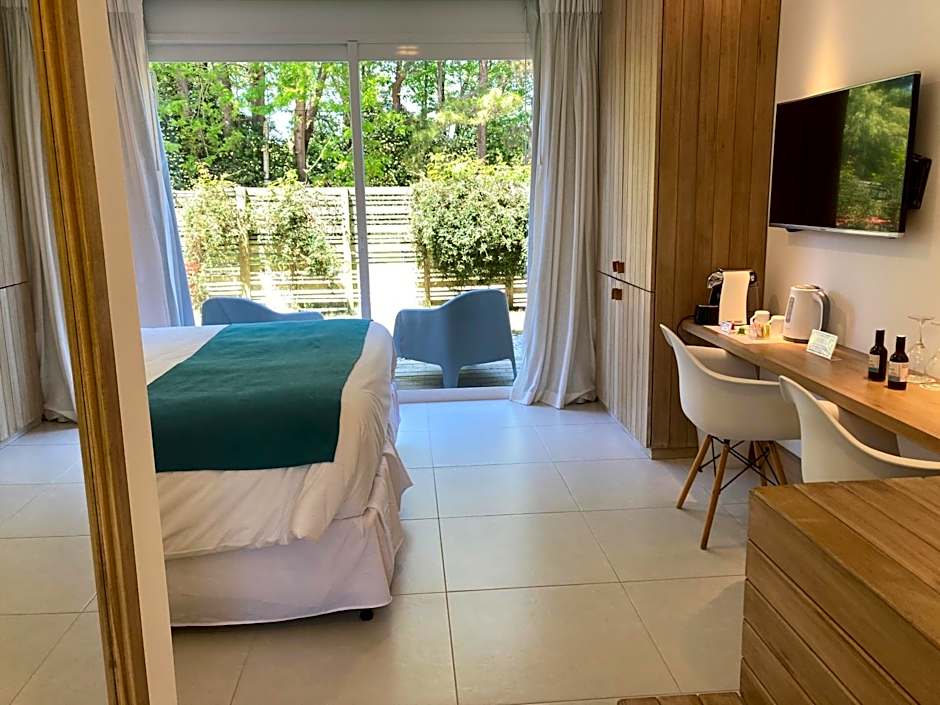 Live Hotel Boutique (Adults only)