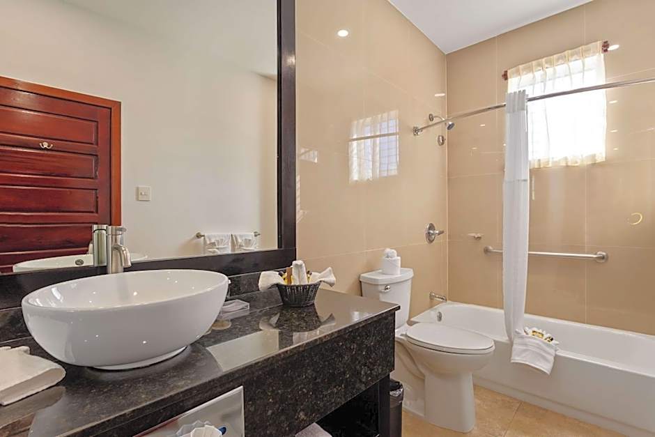 Best Western Plus Belize Biltmore Plaza