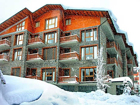 Two-Bedroom Apartment (5 Adults)