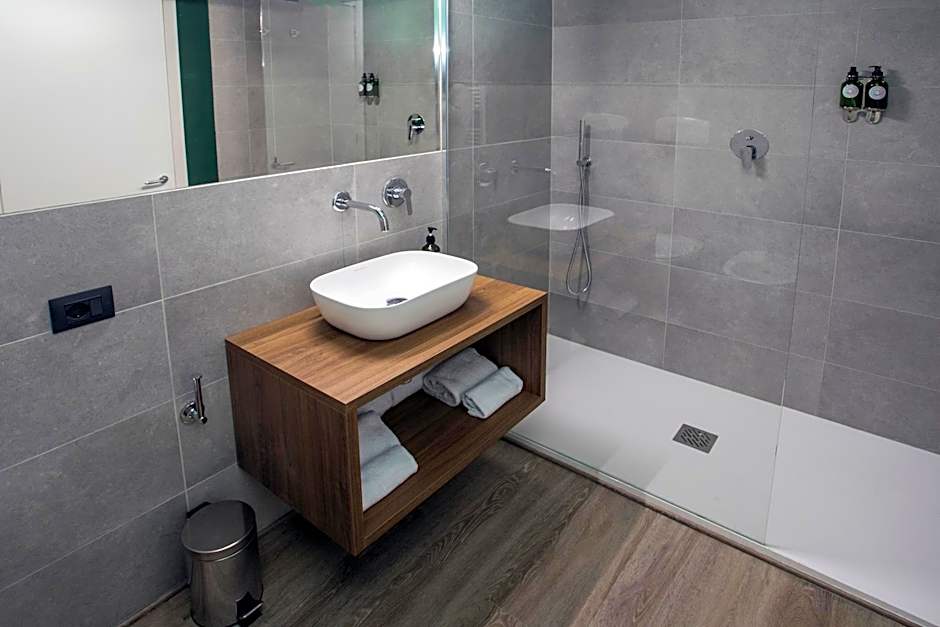 Moody smart & comfy Hotel