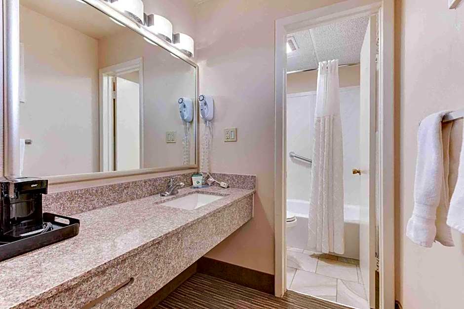 Best Western Movie Manor