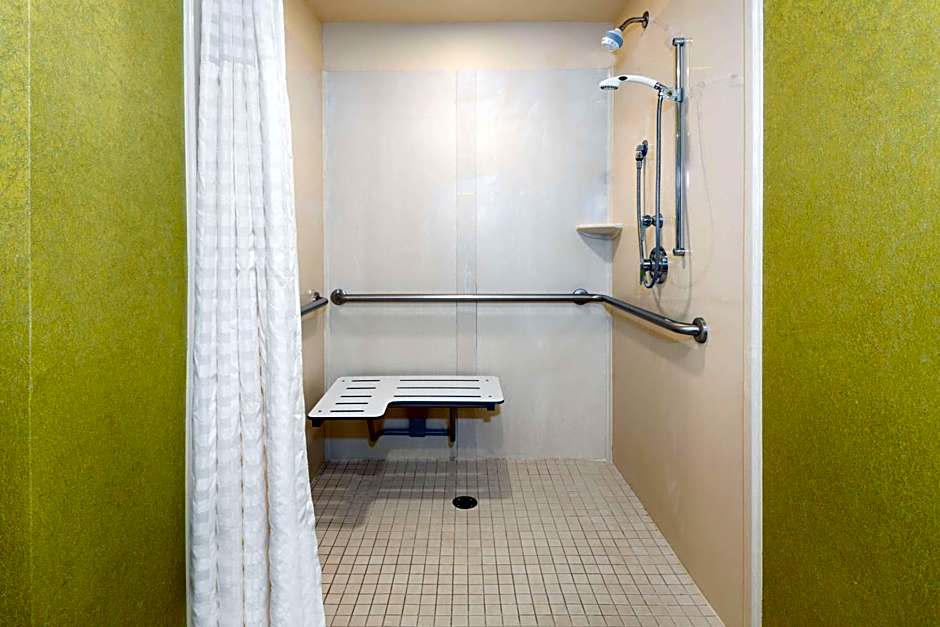 Embassy Suites By Hilton Omaha-La Vista Hotel & Conference Center