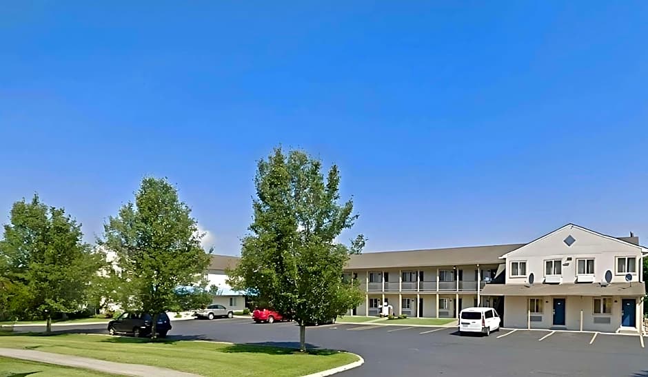 Econo Lodge Bethel - Danbury