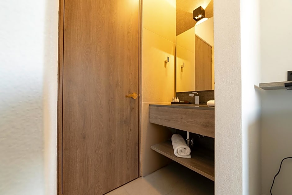 TH HOTEL & VIVIENDA