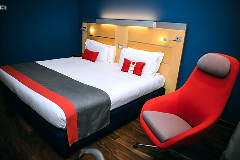 Holiday Inn Express Milan-Malpensa Airport By IHG