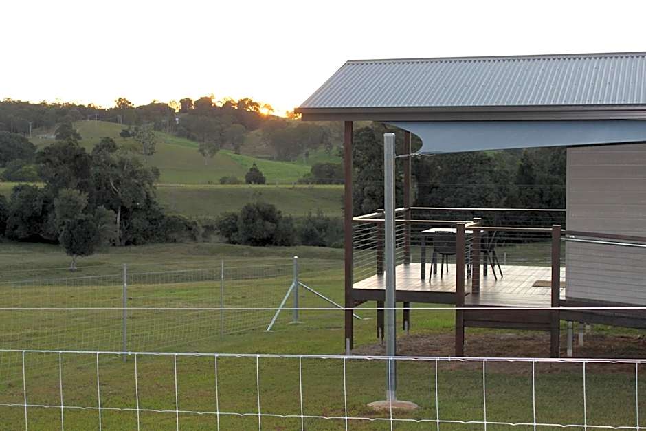 Valley Cabins By The Creek