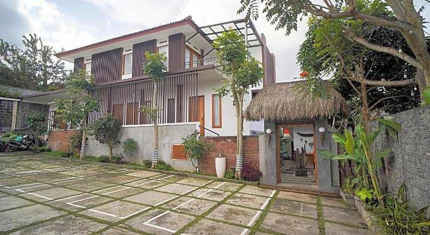 Omah Angkul Angkul Pool Villa