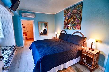 Standard Double Room with Garden View