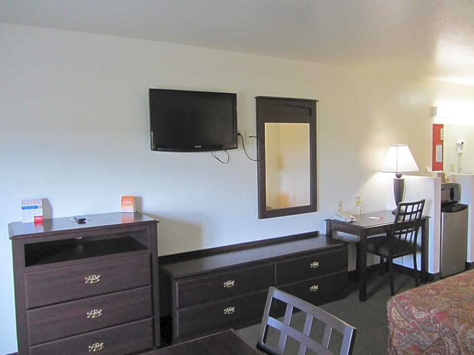 Howard Johnson by Wyndham Lubbock TX