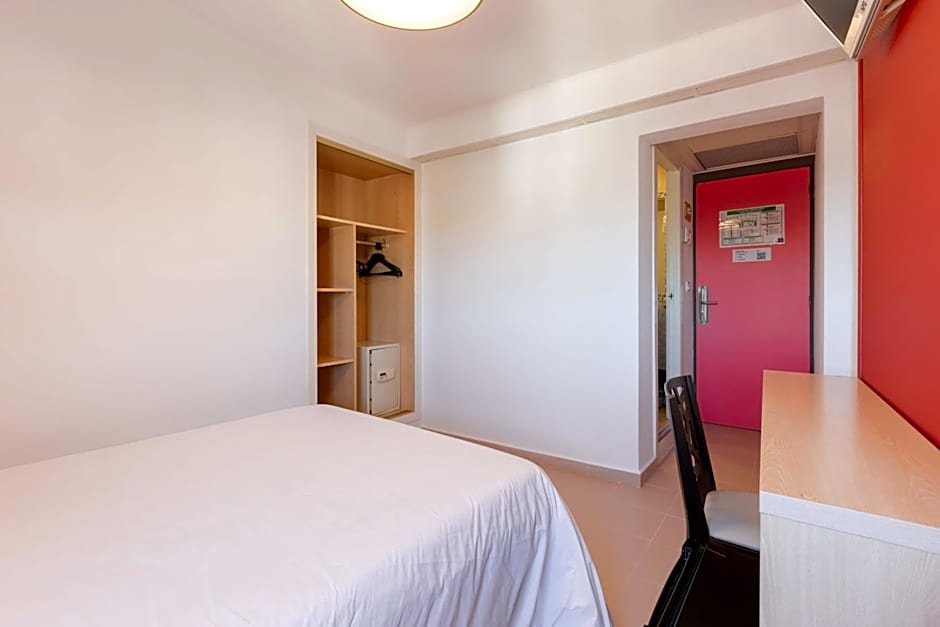 The Red Hotel - Adults Only