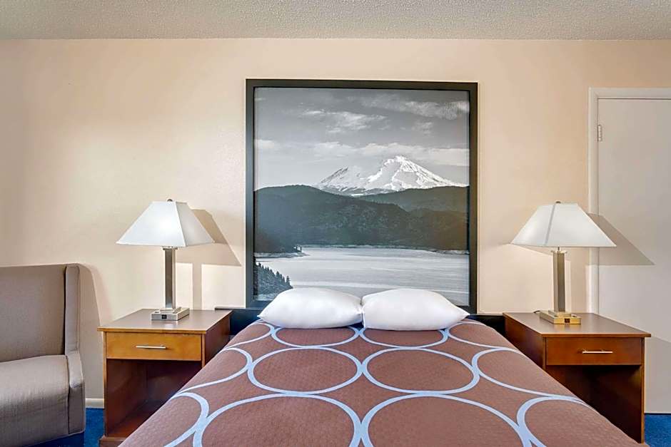 Photo 1 of 5 of Superior 1 Queen Bed