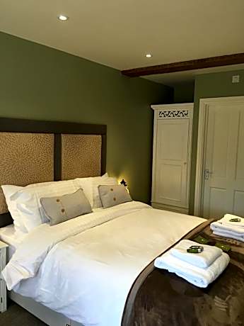 Deluxe Double Room with Shower