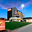 Orangewood Inn & Suites Kansas City Airport