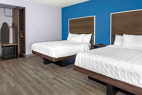 2 Queen Mobility Accessible W/Roll In Shower