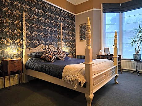 Four-Poster Ground Floor Room Ensuite