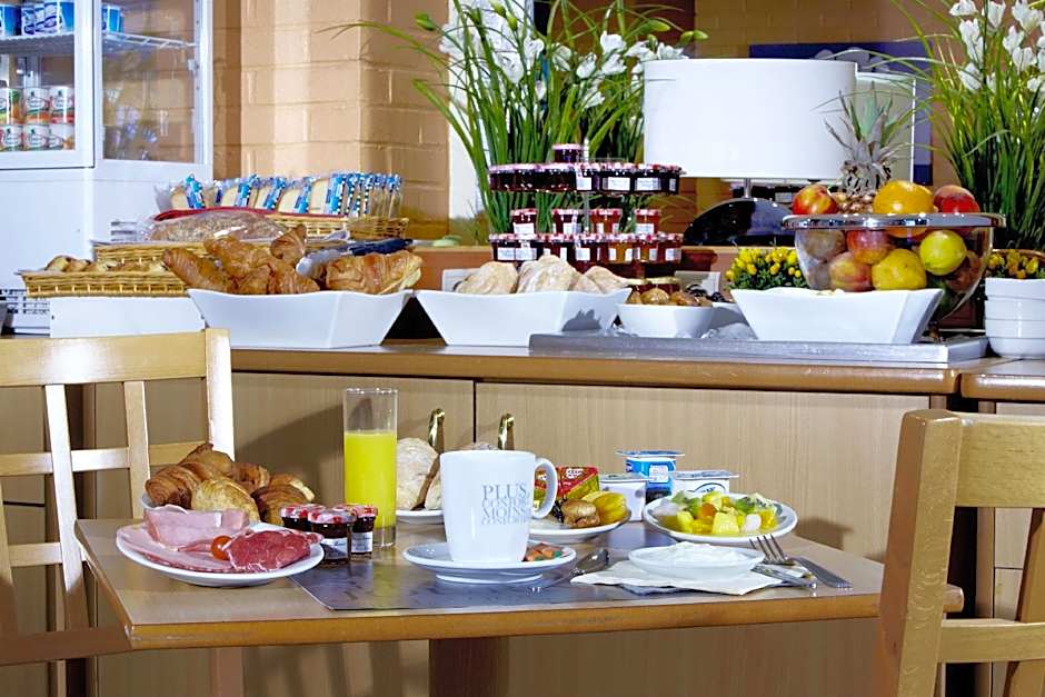 Kyriad Hotel Montpellier Centre Antigone