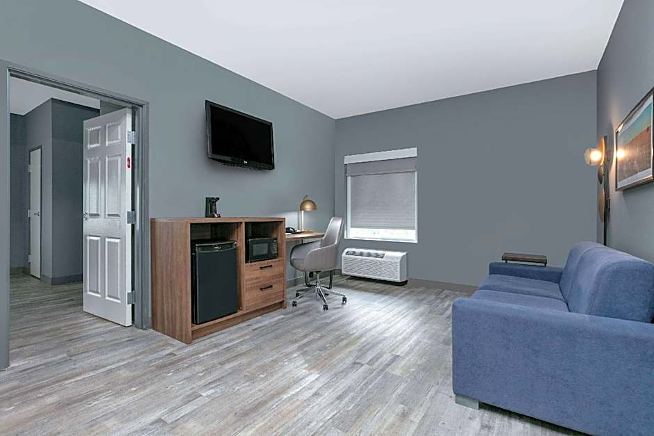 Photo 1 of 3 of 1 Bedroom 1 King Bed Suite