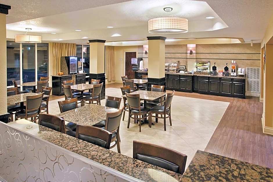 La Quinta Inn & Suites by Wyndham Hot Springs