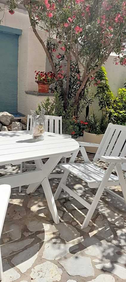MasouriBlu Boutique Hotel