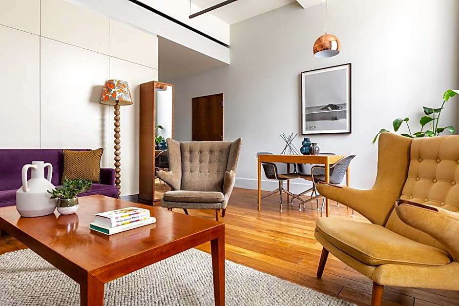 Town Hall Hotel & Apartments