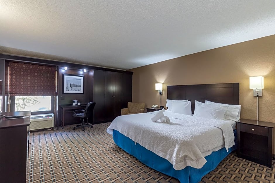 Brandon Center Hotel