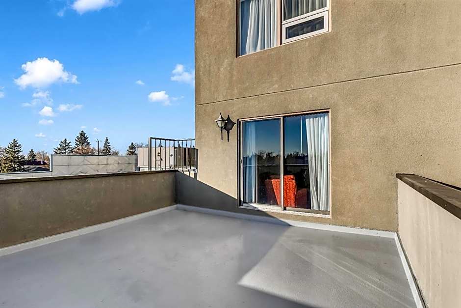 Days Inn by Wyndham Airdrie