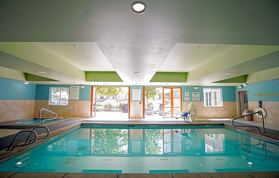 Holiday Inn Express Hotel & Suites Ontario By IHG