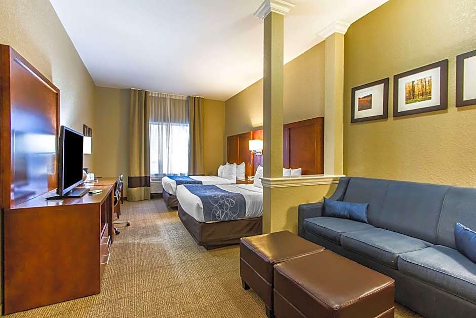 Photo 1 of 7 of 2 Queen Beds Suite