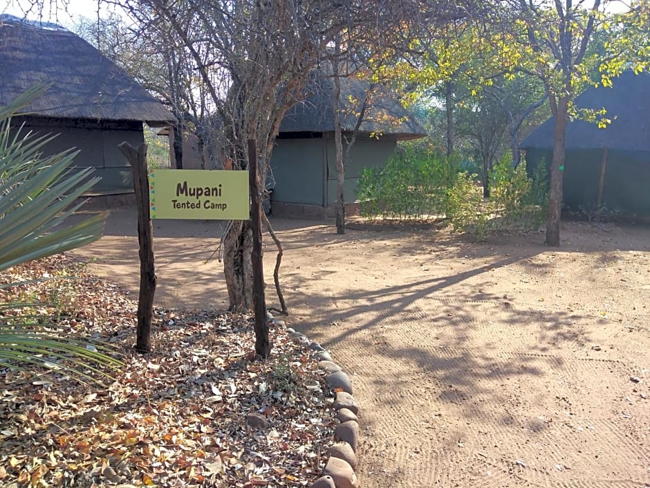 Nthakeni Bush & River Camp