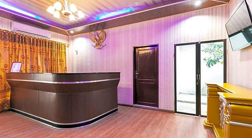 RedDoorz Plus near Universitas Methodist Medan