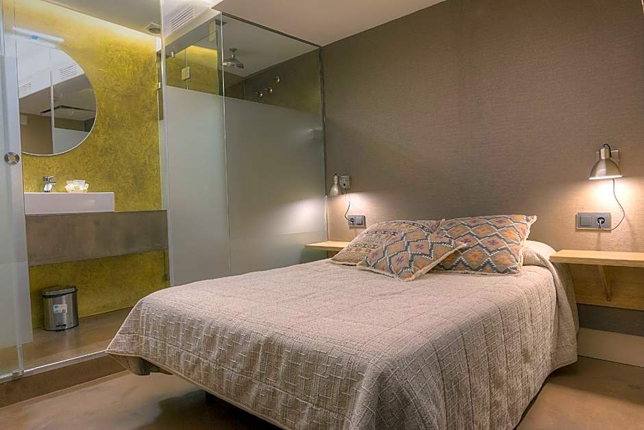 Photo 1 of 5 of Double Room