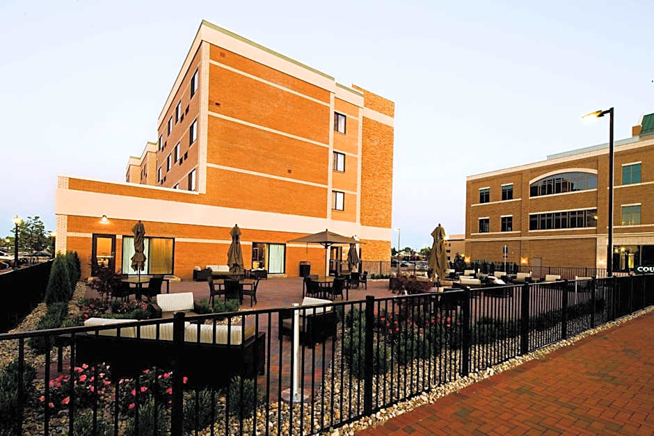 Courtyard by Marriott Bay City