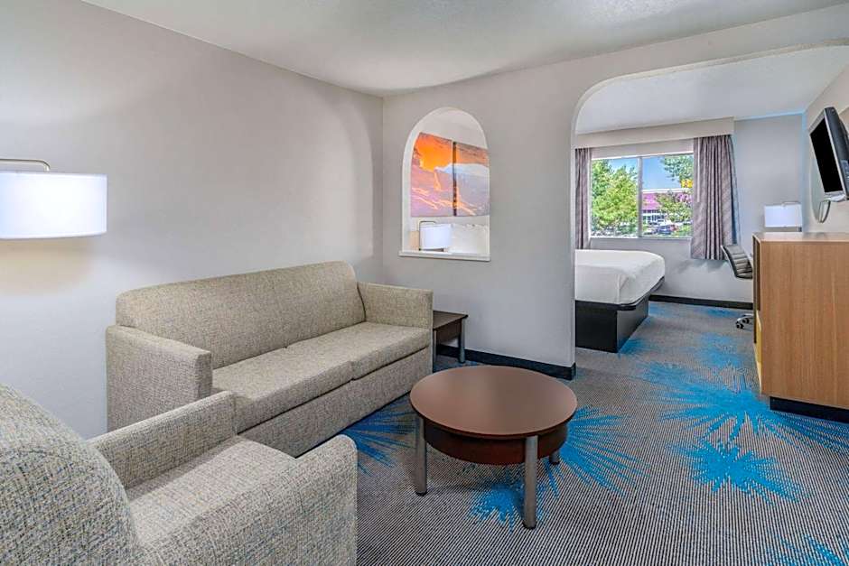 Days Inn by Wyndham Los Lunas