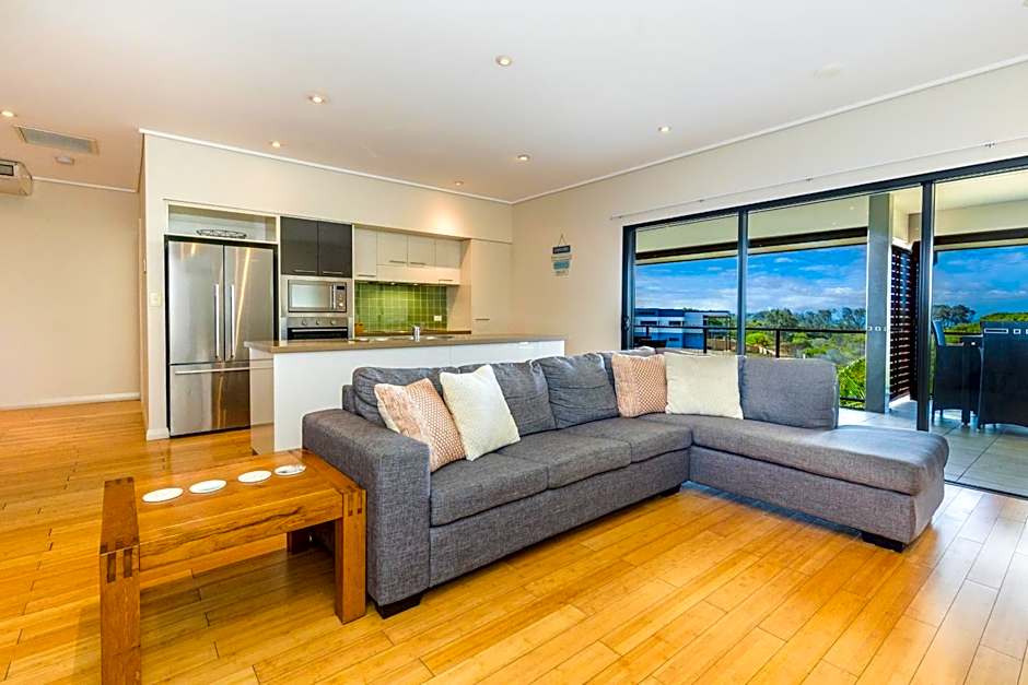 Loka Santi Penthouse 14 - Luxury Beachfront Escape with Sea View, Heated Pool, Steps from Main Beach