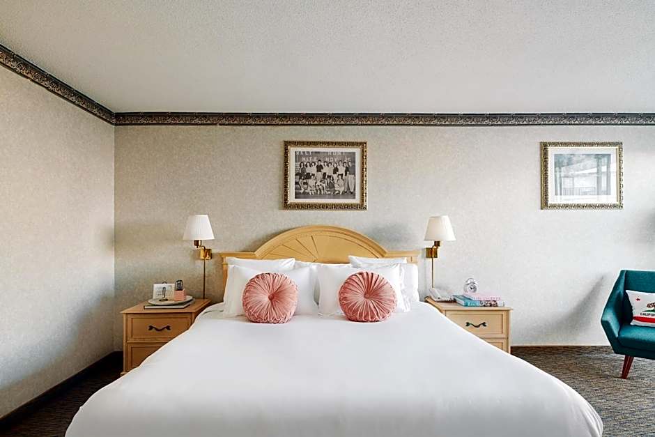 Glendale Express Hotel