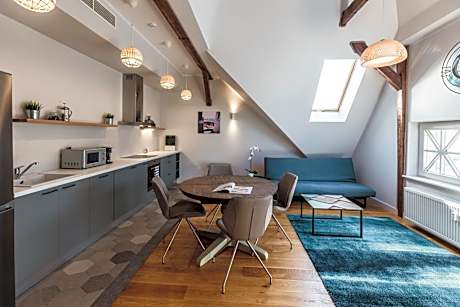 Loft One-Bedroom Apartment