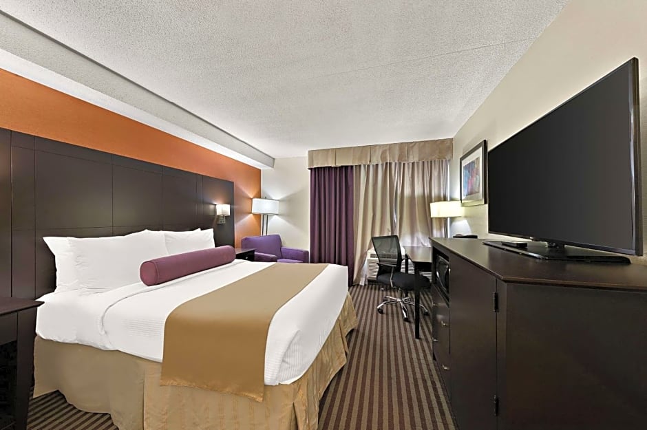 Best Western Plus Toronto North York Hotel & Suites