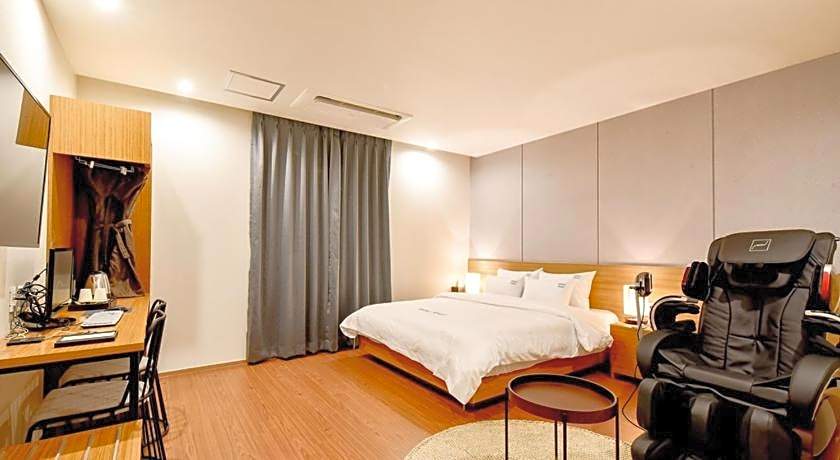 Blanc Business Hotel