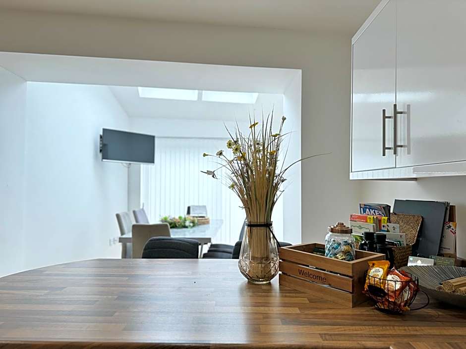 The Courtyard, 4 - Bed, Sleeps 6, Pets Welcome