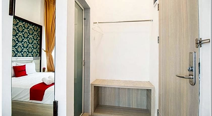 RedDoorz Plus @ Centrium Katamso Medan