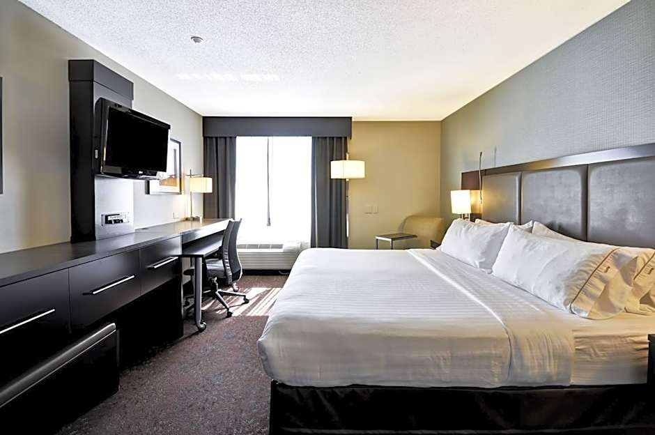 Holiday Inn Express Romulus / Detroit Airport By IHG