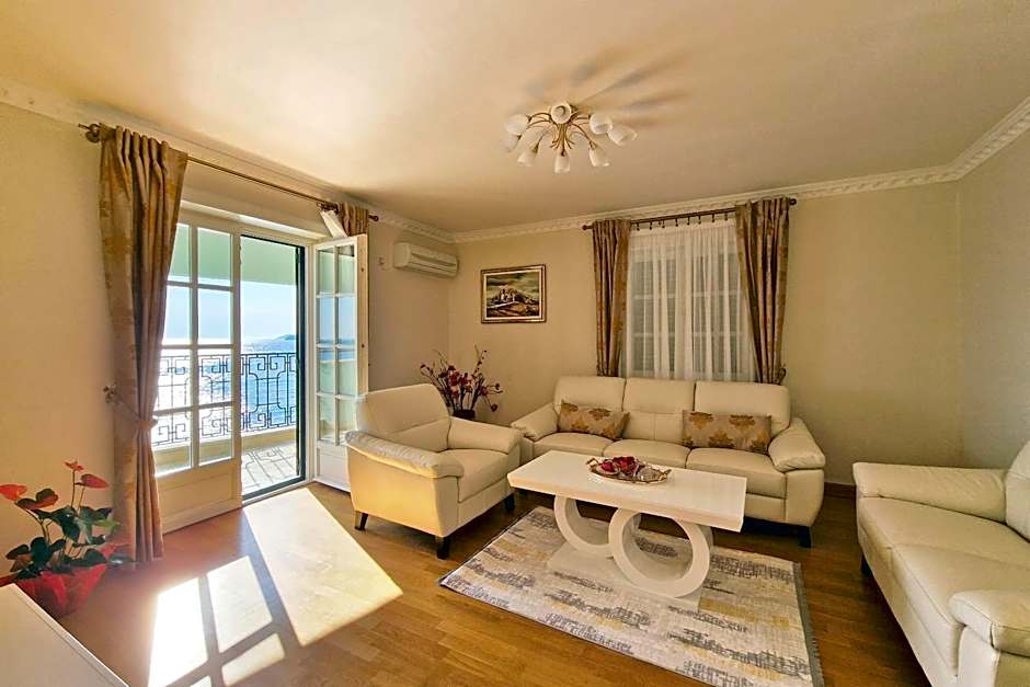 Montesan Luxury Apartment Beach Front