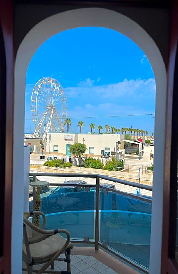 B&B Marina Sleep And Ship