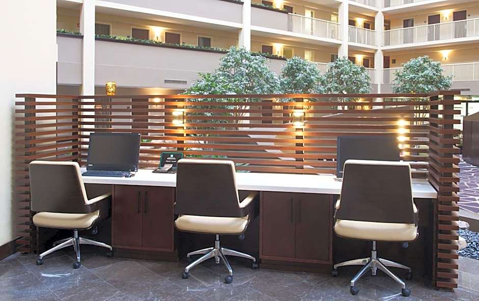 Embassy Suites by Hilton Philadelphia Airport