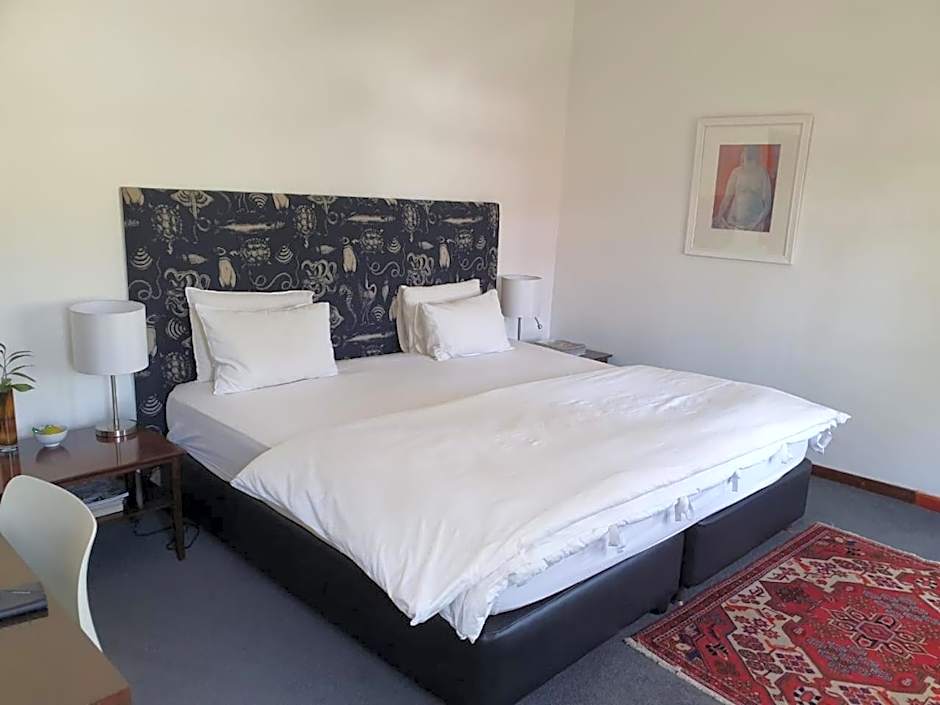 Photo 1 of 6 of Superior 1 King Bed