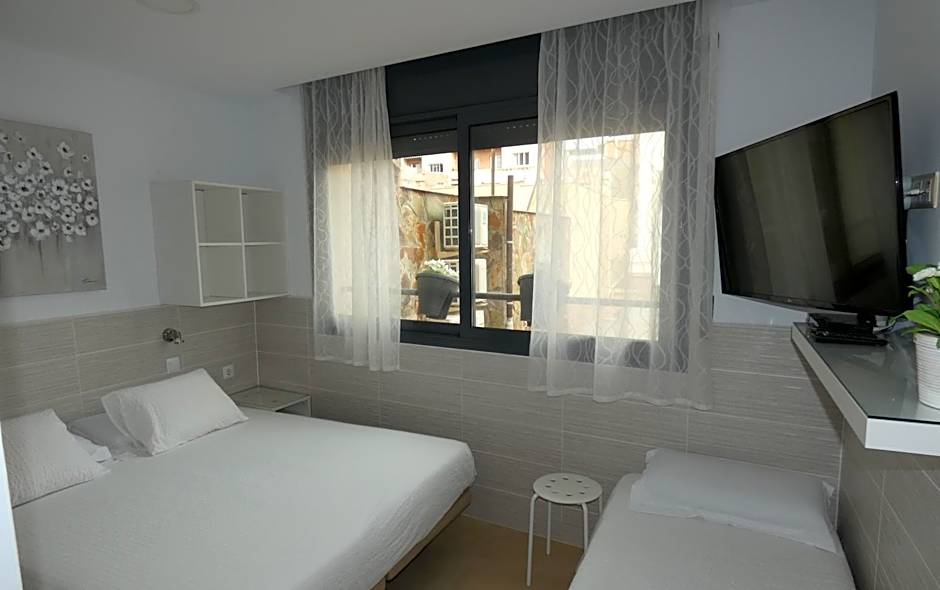 Hostal House
