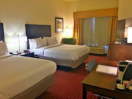Standard Queen Room with Two Queen Beds and Mobility Accessible Roll-In Shower