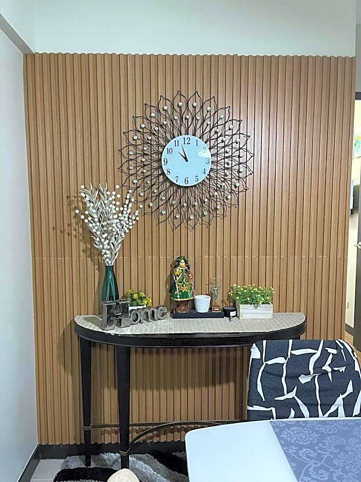 MaRoy Suites at Asteria Residences (Near NAIA with free Parking+Fiber Internet)