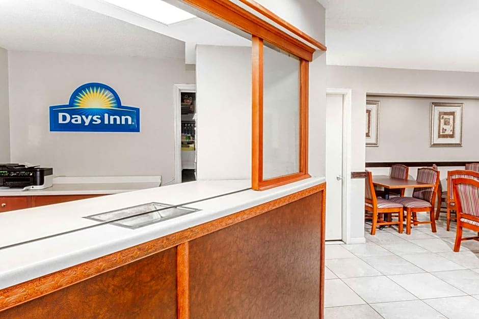 Days Inn by Wyndham Fort Wayne